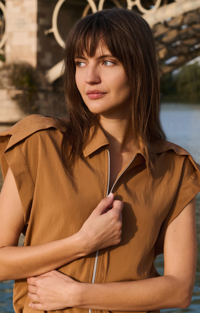 Blouse jacket with zipper
