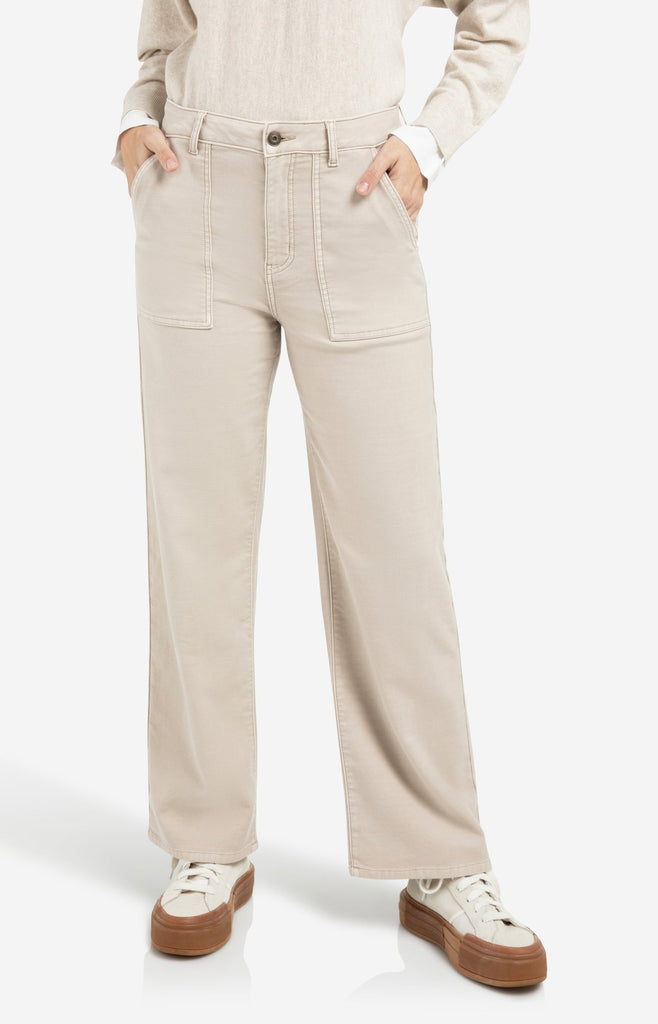 Cargo trousers with straight legs