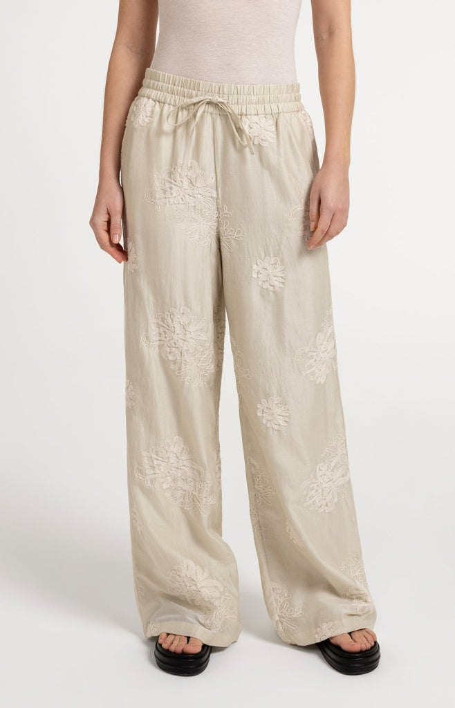 Embroidered trousers w elastic waist