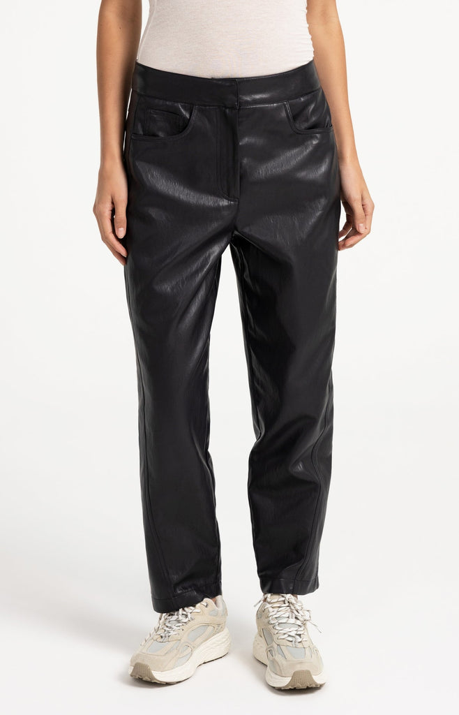 Faux leather carrot fit