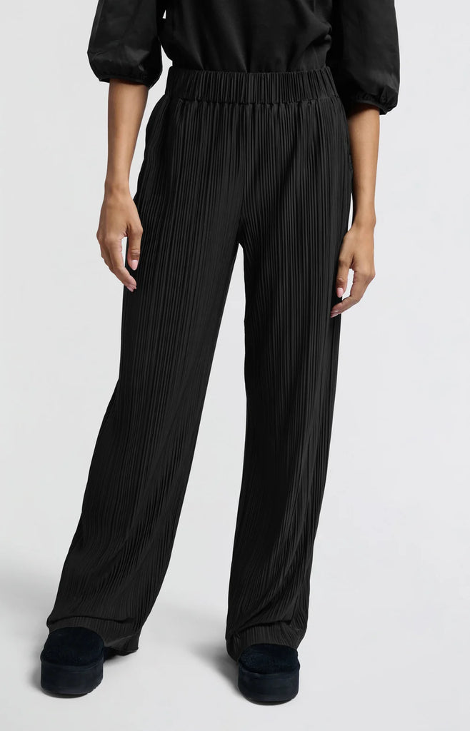 Black Pleated Trousers