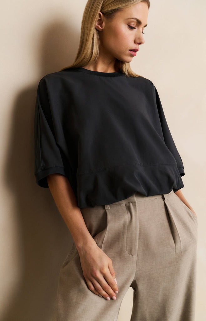 Short sleeve top with balloon hem- Oyster Black